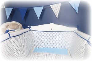 berceau avec tour de lit bleu/blanc