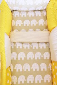 tour de lit jaune pour bebe