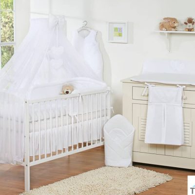 lit bébé à barreaux, blanc